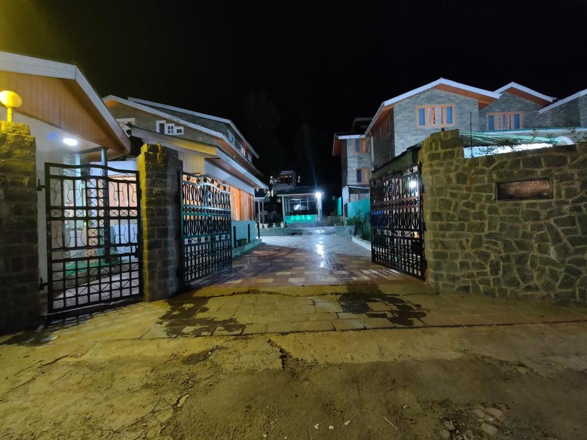 Hotel Outlook Pahalgām Esterno foto