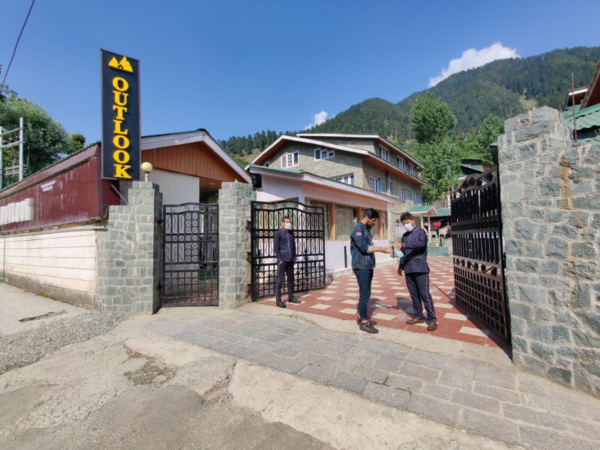 Hotel Outlook Pahalgām Esterno foto